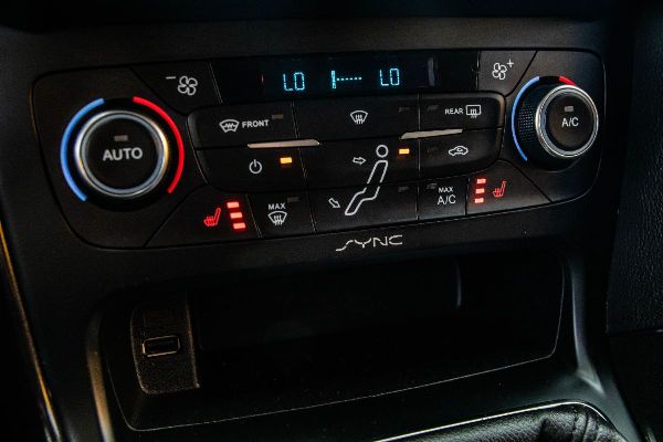 car Ford Focus id16060 photo #13