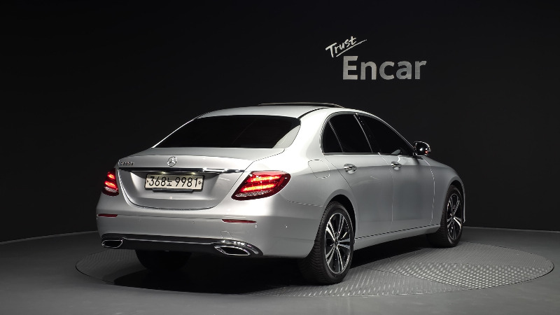 car Mercedes Benz E Class id16113 photo #2