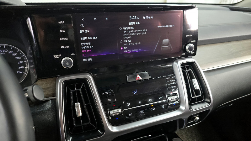 car KIA Sorento id16304 photo #16