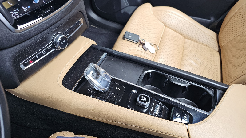car Volvo XC90 id16530 photo #9