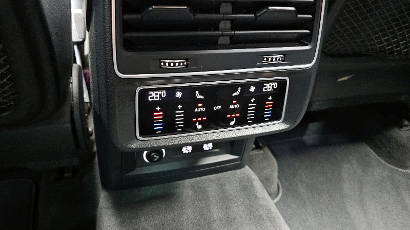 car Audi Q8 id16733 photo #19