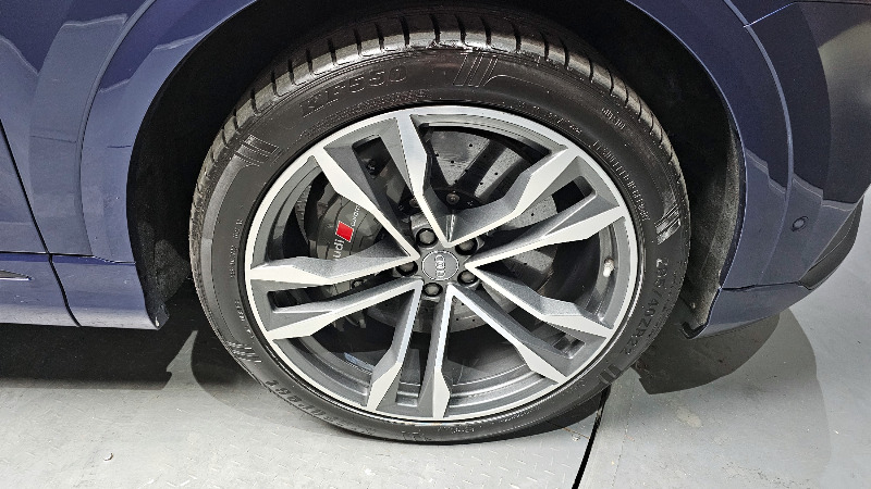 car Audi Q8 id16733 photo #5
