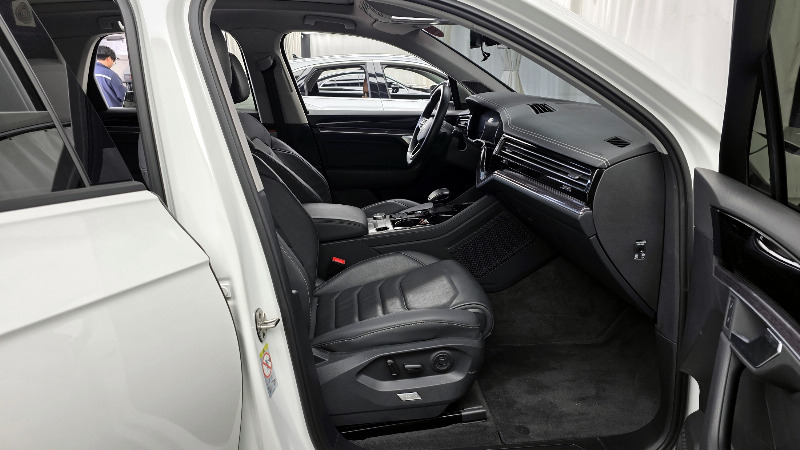 car Volkswagen Touareg id17077 photo #11