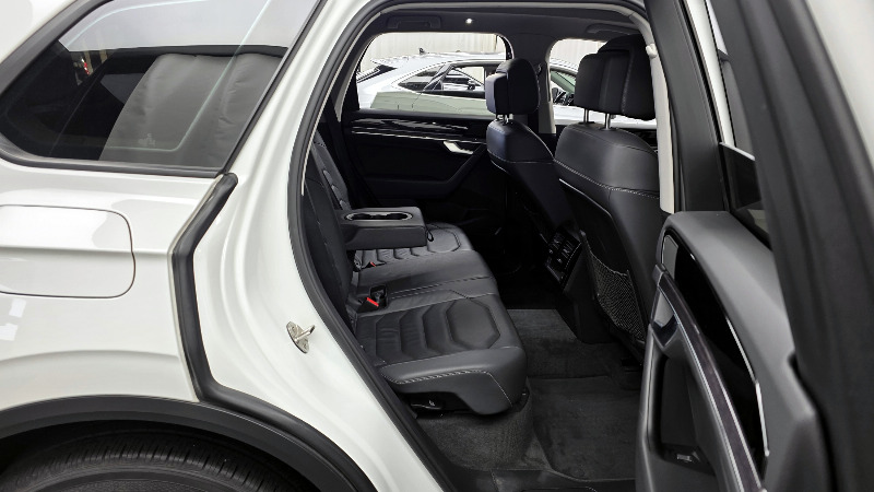 car Volkswagen Touareg id17077 photo #12