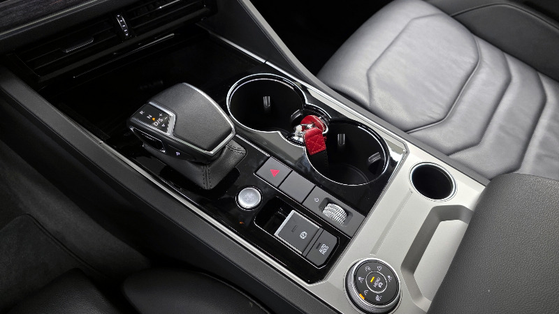 car Volkswagen Touareg id17077 photo #9
