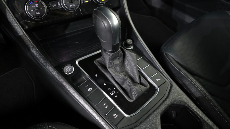 car Volkswagen Jetta id17092 photo #9