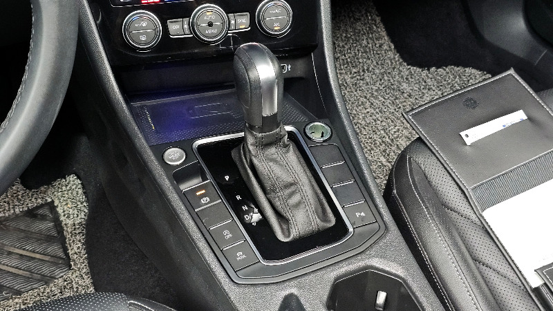 car Volkswagen Jetta id17099 photo #9