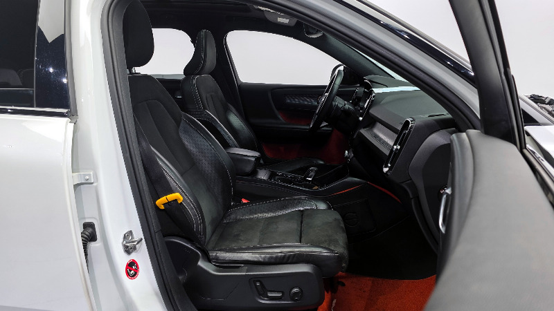 car Volvo XC40 id17103 photo #10