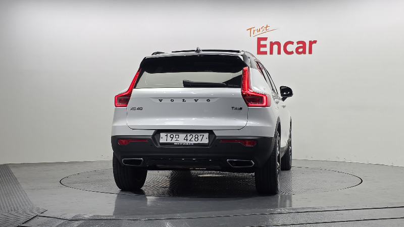 car Volvo XC40 id17103 photo #4