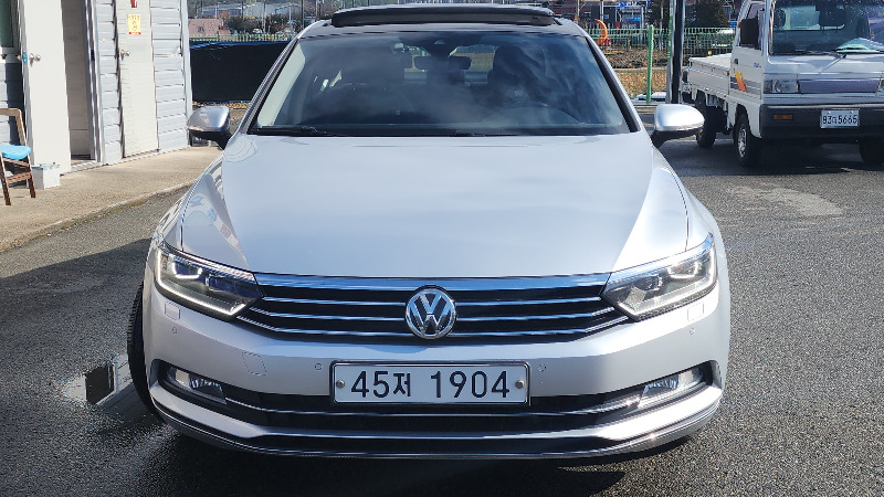car Volkswagen Passat id17107 photo #2