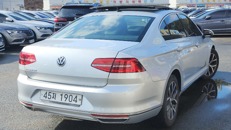car Volkswagen Passat id17107 photo #3
