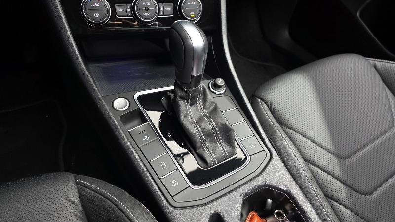 car Volkswagen Jetta id17112 photo #9