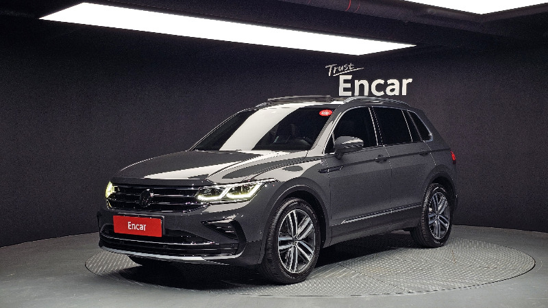 car Volkswagen Tiguan id17119 main photo