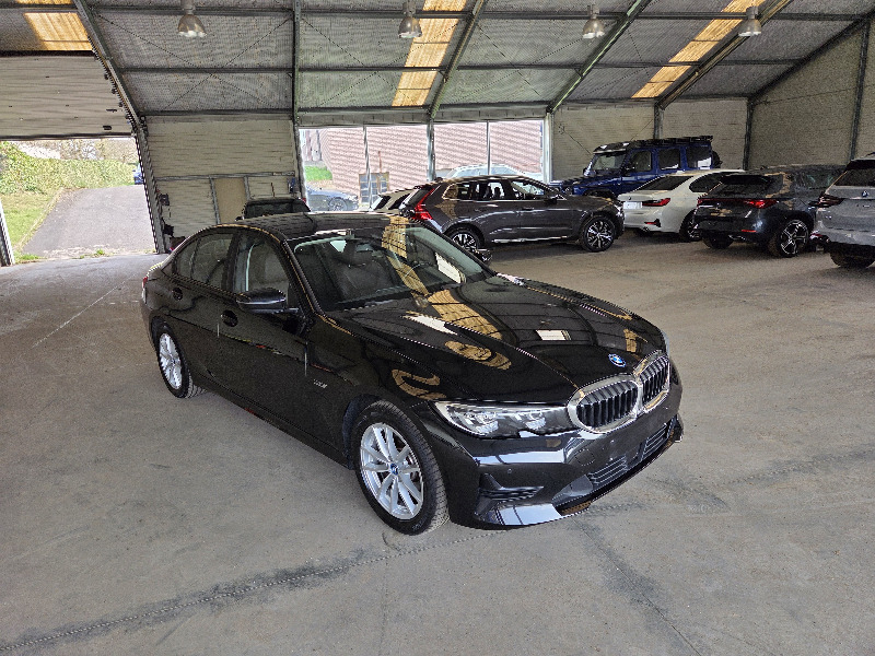 car BMW 3 Series id17163 main photo