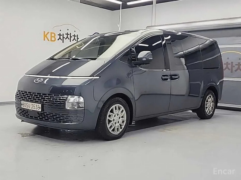 car Hyundai Staria id17330 main photo