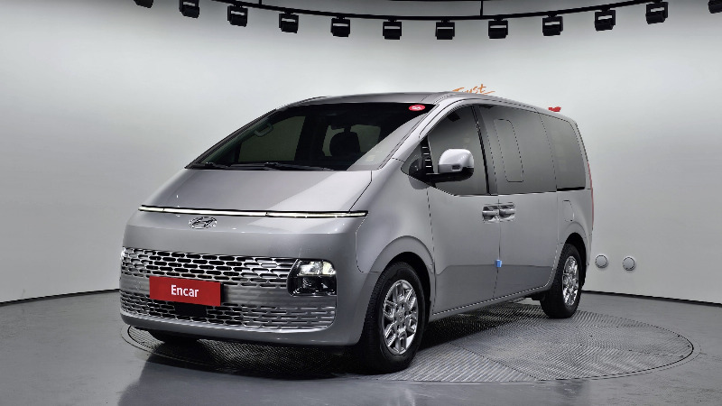 car Hyundai Staria id17332 main photo