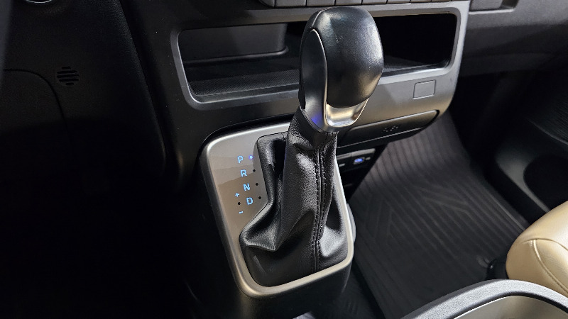 car Hyundai Staria id17333 photo #9