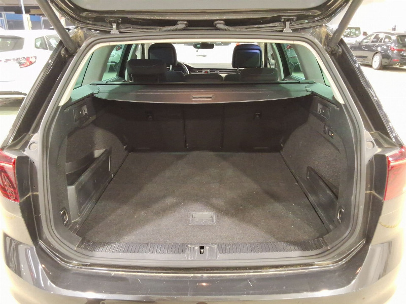 car Volkswagen Passat id17438 photo #8