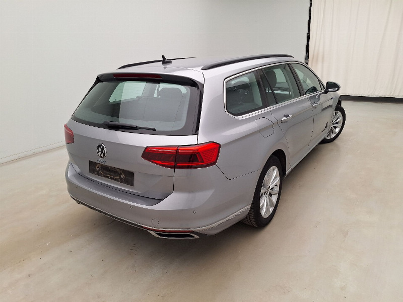 car Volkswagen Passat id17443 photo #3