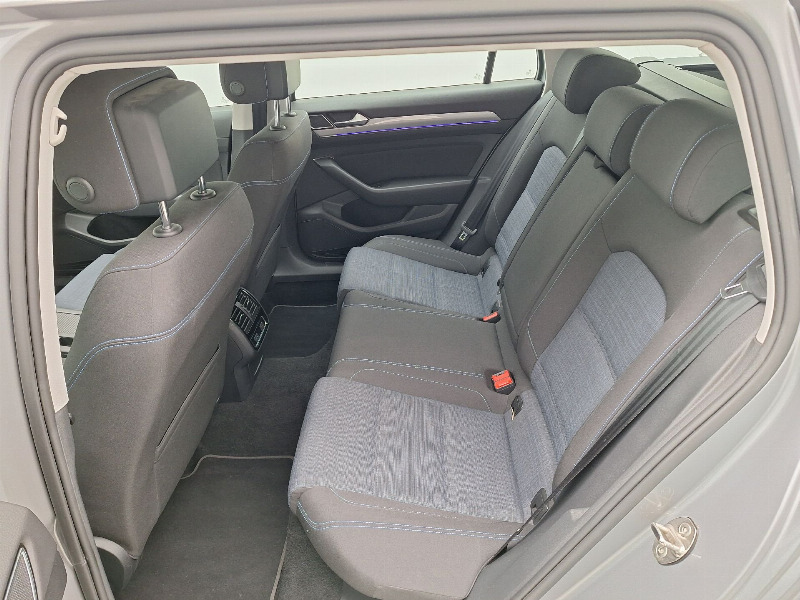 car Volkswagen Passat id17443 photo #6