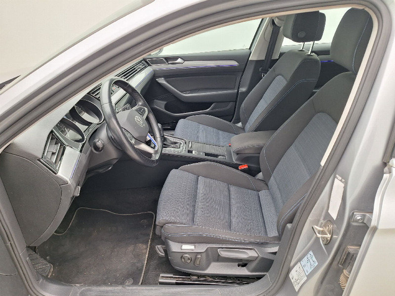 car Volkswagen Passat id17443 photo #7