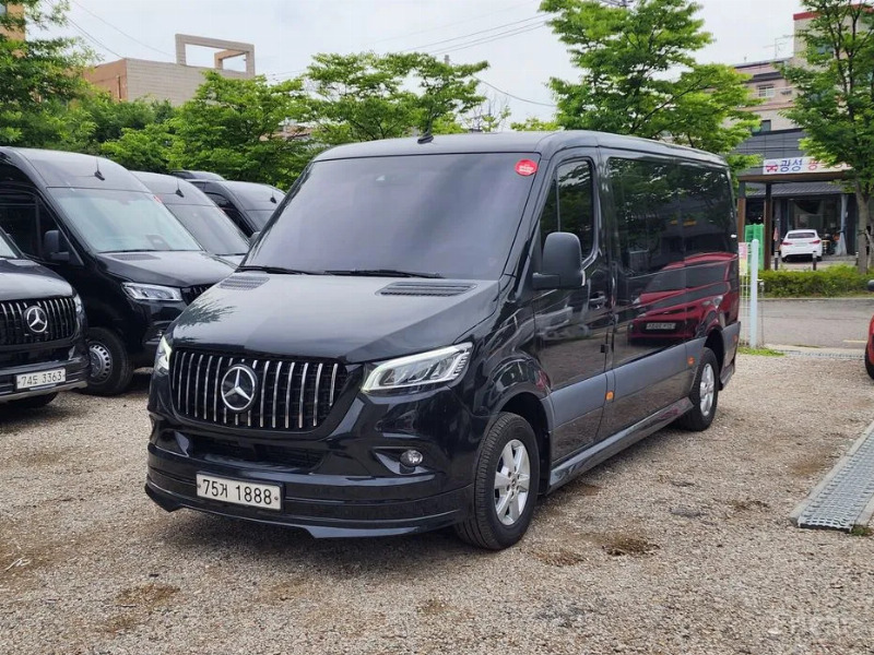 car Mercedes Benz Sprinter id18012 main photo