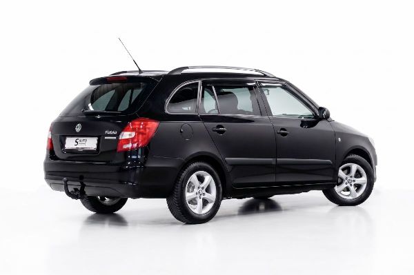 car Skoda Fabia id18046 photo #2