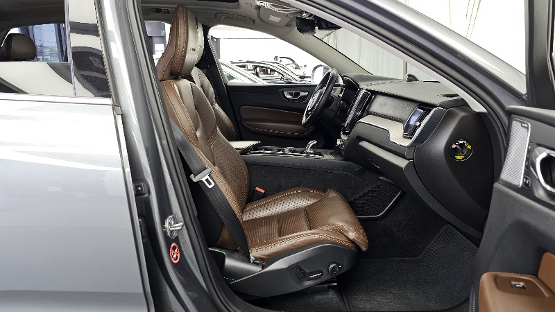 car Volvo XC60 id18089 photo #11