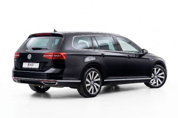 car Volkswagen Passat id18201 photo #2