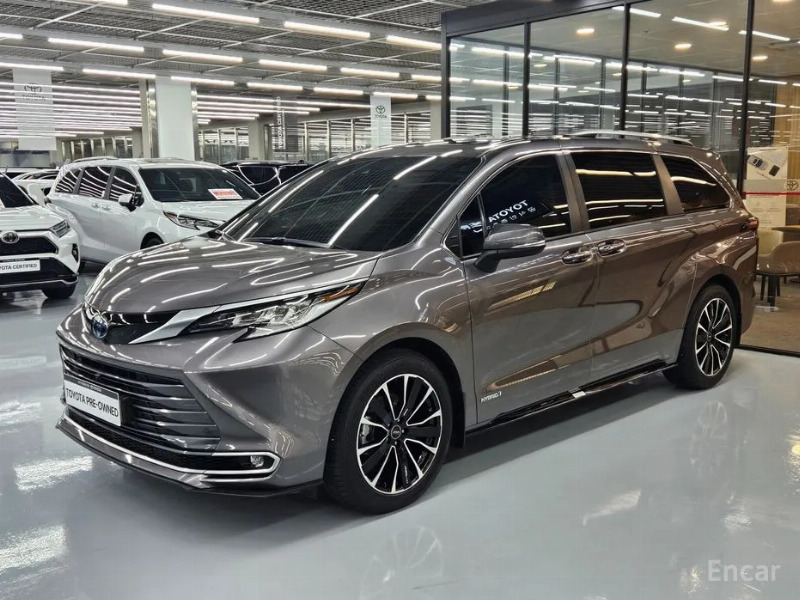 car Toyota Sienna id18490 main photo