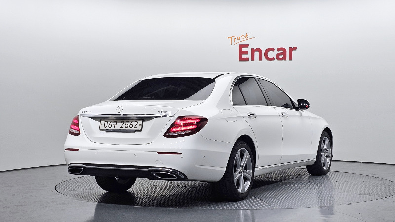 car Mercedes Benz E Class id19434 photo #2