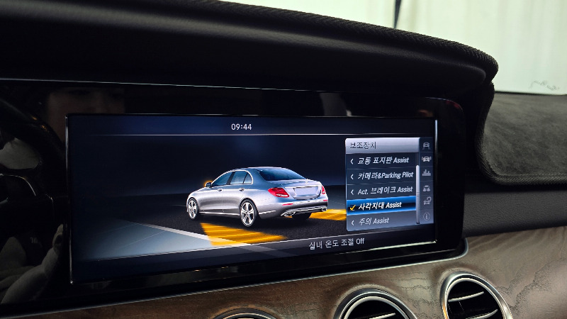 car Mercedes Benz E Class id19608 photo #16
