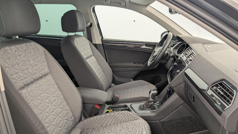 car Volkswagen Tiguan id20830 photo #9