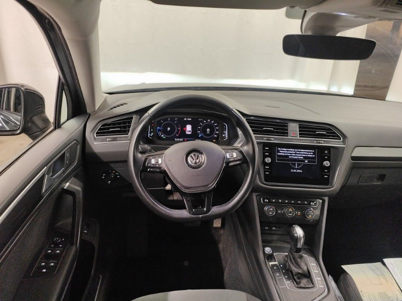 car Volkswagen Tiguan id20834 photo #9