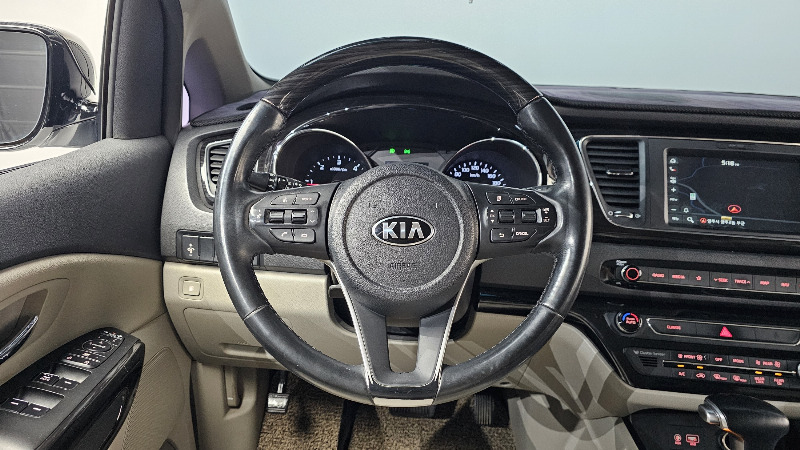 car KIA Carnival id20891 photo #12