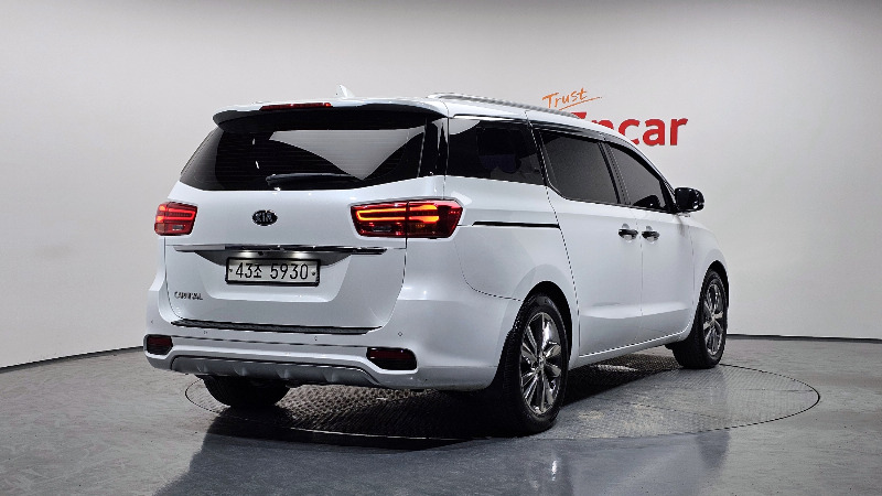 car KIA Carnival id20891 photo #2