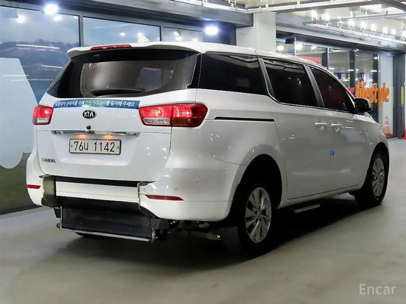 car KIA Carnival id20918 photo #2