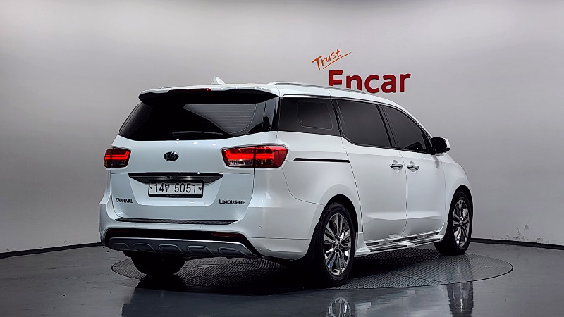 car KIA Carnival id20926 photo #2