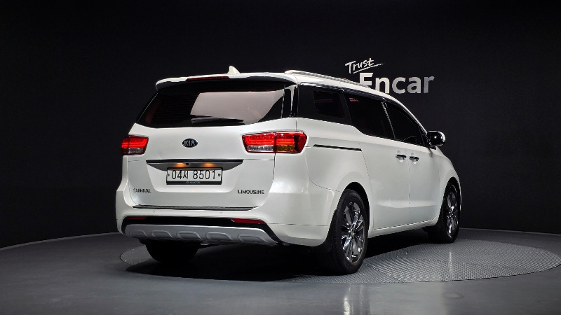 car KIA Carnival id20928 photo #2