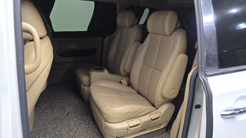 car KIA Carnival id20931 photo #26