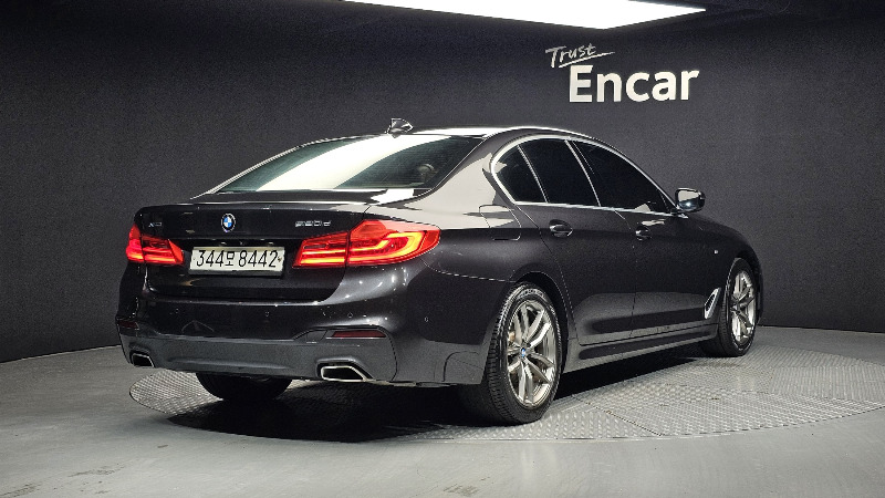 car BMW 5 Series id21000 photo #2