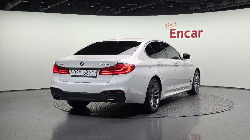 car BMW 5 Series id21379 photo #2