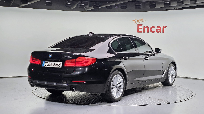 car BMW 5 Series id21384 photo #2