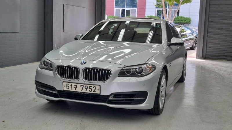 car BMW 5 Series id21862 main photo